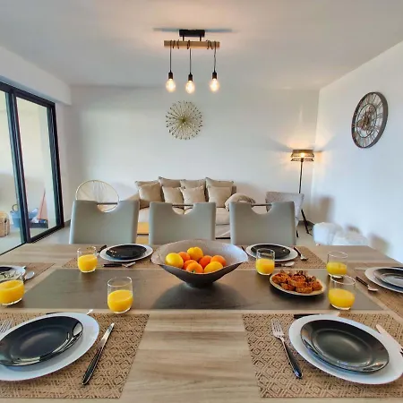 Apartmán Solaneos Propose Magnifique T4 Neuf Sur Le Port Avec Piscine Chauffee