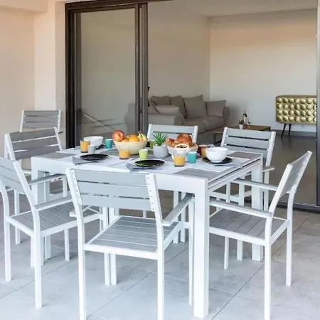 Solaneos Propose Magnifique T4 Neuf Sur Le Port Avec Piscine Chauffee بورتو فيكشْيو