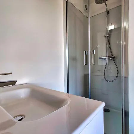 Apartment Solaneos Propose Magnifique T4 Neuf Sur Le Port Avec Piscine Chauffee Porto-Vecchio (Corsica)