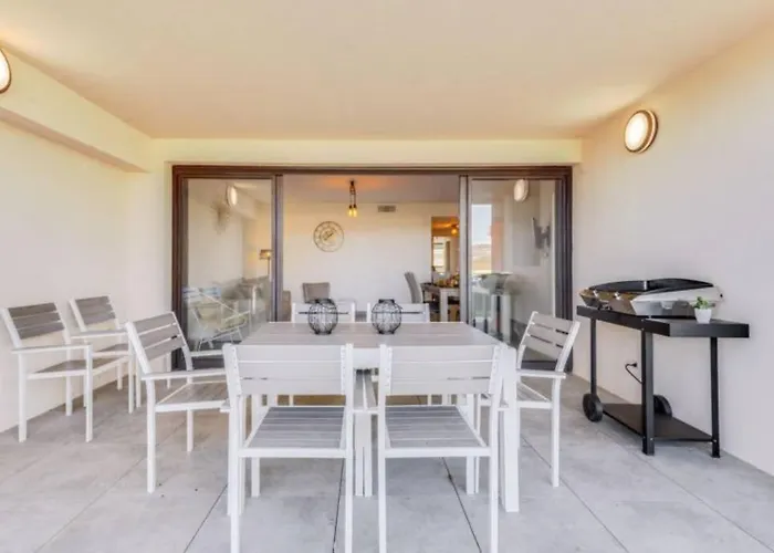 Apartamento Solaneos Propose Magnifique T4 Neuf Sur Le Port Avec Piscine Chauffee