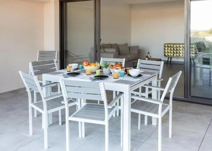 Solaneos Propose Magnifique T4 Neuf Sur Le Port Avec Piscine Chauffee Porto-Vecchio (Corsica)