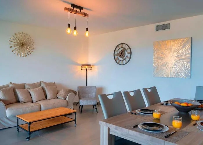 Apartment Solaneos Propose Magnifique T4 Neuf Sur Le Port Avec Piscine Chauffee Porto-Vecchio (Corsica)