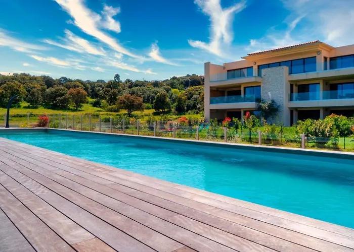 Solaneos Propose Magnifique T4 Neuf Sur Le Port Avec Piscine Chauffee * Porto-Vecchio (Corsica)