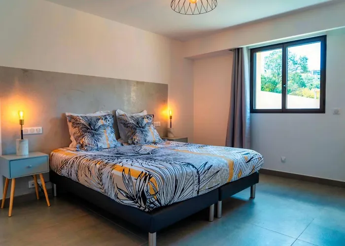 Solaneos Propose Magnifique T4 Neuf Sur Le Port Avec Piscine Chauffee Apartment Porto-Vecchio (Corsica)