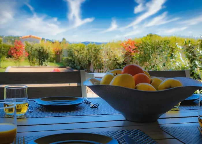 Apartamento Solaneos Propose Magnifique T4 Neuf Sur Le Port Avec Piscine Chauffee