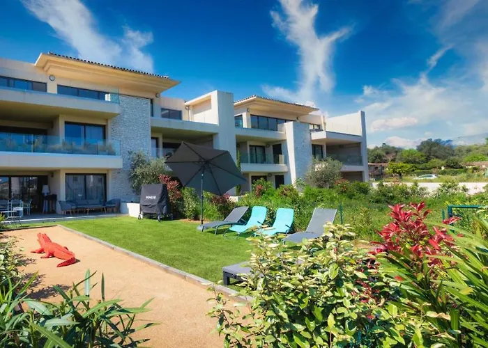 Solaneos Propose Magnifique T4 Neuf Sur Le Port Avec Piscine Chauffee *